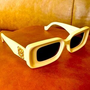LOEWE
Off-White Rectangular Sunglasses